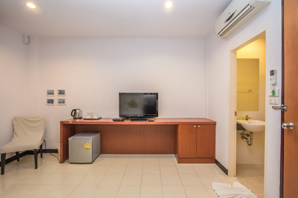 Sugar Ohana Poshtel Phuket Exteriör bild