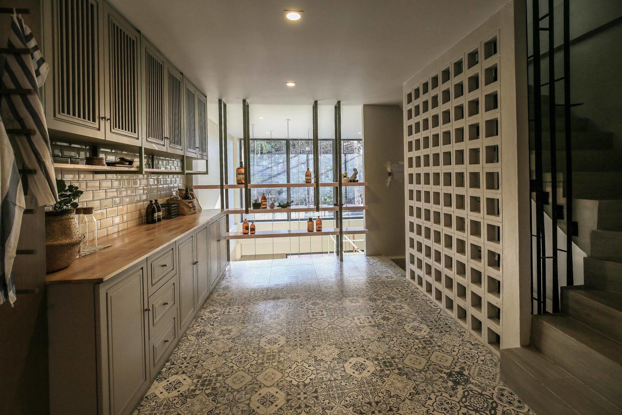 Sugar Ohana Poshtel Phuket Exteriör bild
